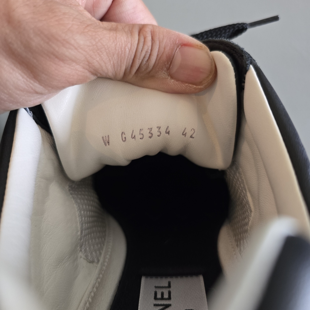 2023 CC Leather Sneakers - Picture 8 of 8